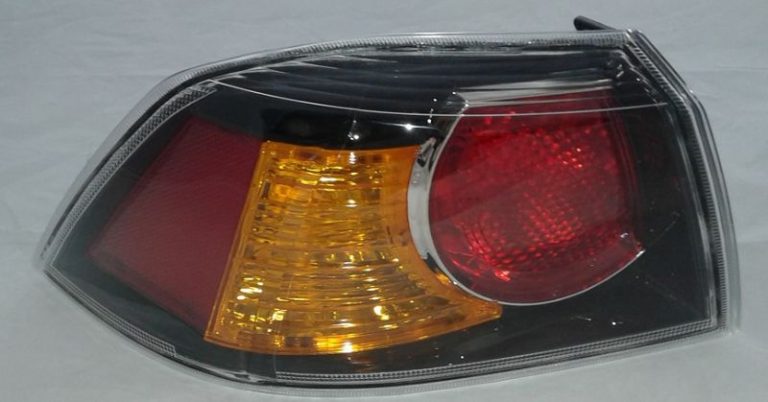 Taillight, LH P5996