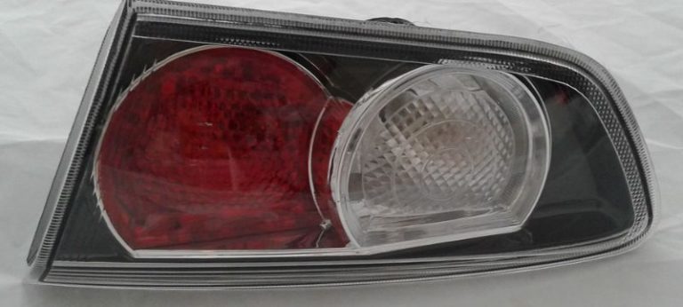 Taillight, LH P5614