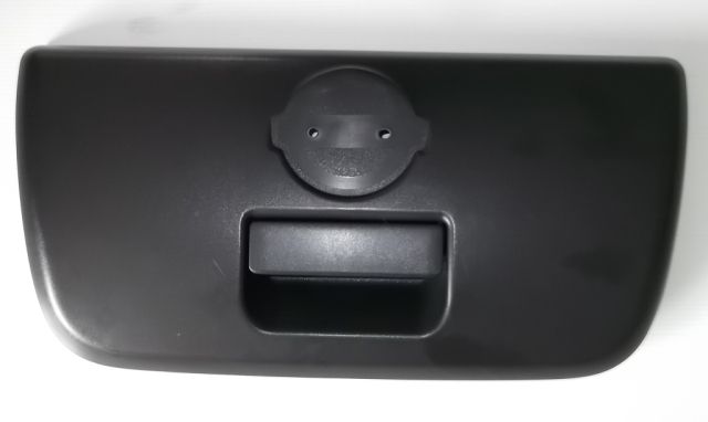 Rear Tailgate Handle w/garnish