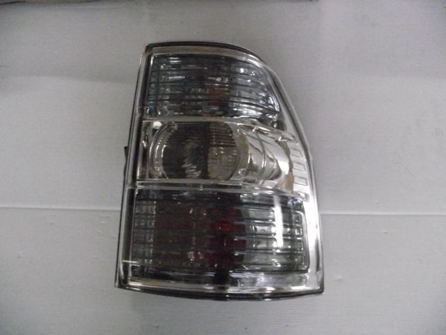Taillight RH 220-87872